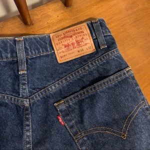 Levi’s 517 Shorts Dark Wash Size 34W